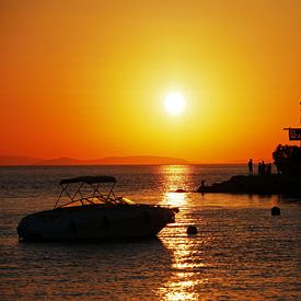 Coucher de soleil sur l'île grecque d'Amorgos sur Liefde voor Reizen