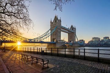 Tower Bridge à Londres sur Dieter Meyrl