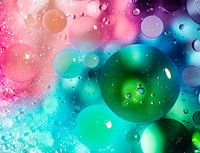 Olie met water (kleur)