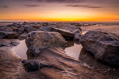 Sonnenuntergang am Strand von Katwijk von Jasper Suijten