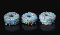 Drei blaue Donuts von Ulrike Leone Miniaturansicht