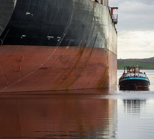 Schepen in de haven van Amsterdam.