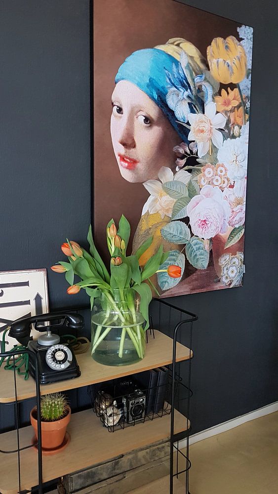 Girl with the Pearl Earring - The Floral Edition I  van Marja van den Hurk 