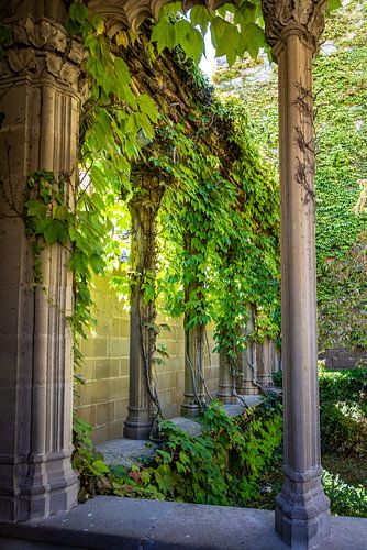 Beleuchtung in Grün im Palacio Real de Olite