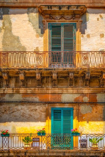 Colourful facade in Noto Sicily by Ron van der Stappen