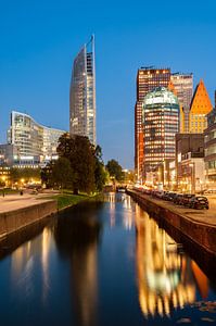 Den Haag Skyline met spiegeling in de Prinsessegracht.