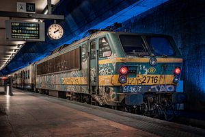 Train fantôme dans la gare centrale d'Anvers sur Jolanda Aalbers