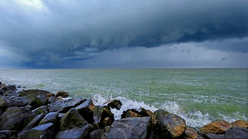 Storm aan het IJsselmeer