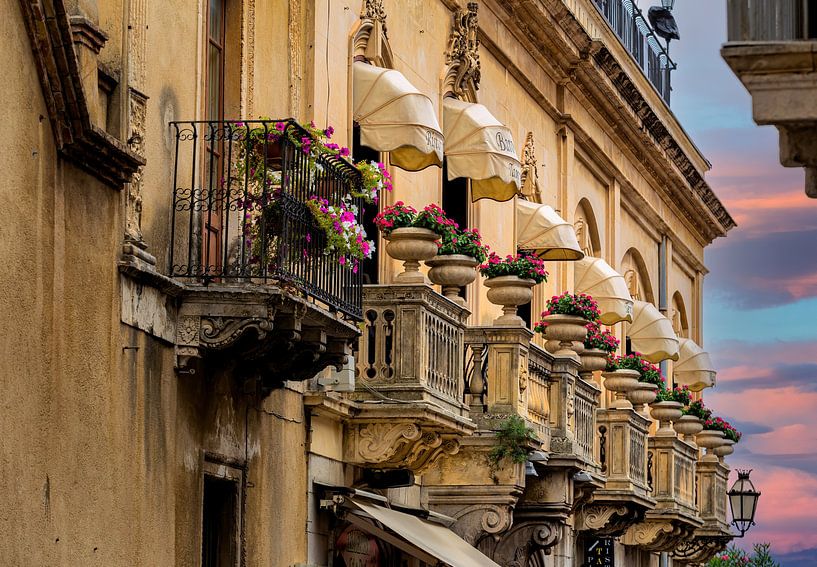 Sicilian balconies van Costas Ganasos