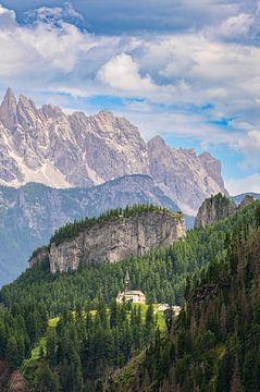 Parrocchia di Laste voor de Monte Civetta