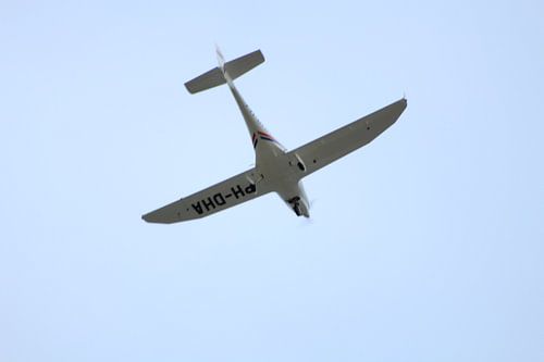 vliegtuig van onder af