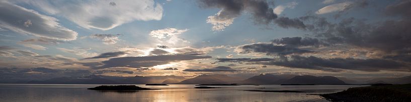 Panorama view on glacier Vatnajokull by Menno Schaefer