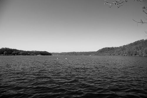 Impressies van het Baldeney-meer in Essen, Duitsland