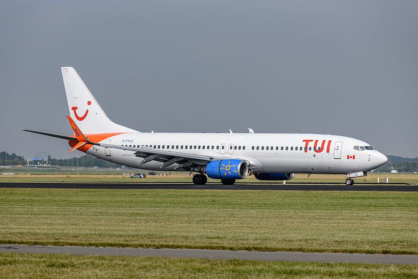 Sunwing Airlines Boeing 737-800 at Schiphol Airport. by Jaap van den Berg