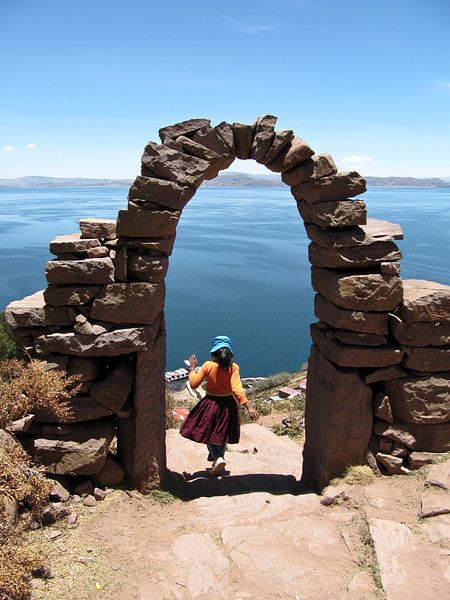 'knitted men' island of Taquile  by Onne Kierkels