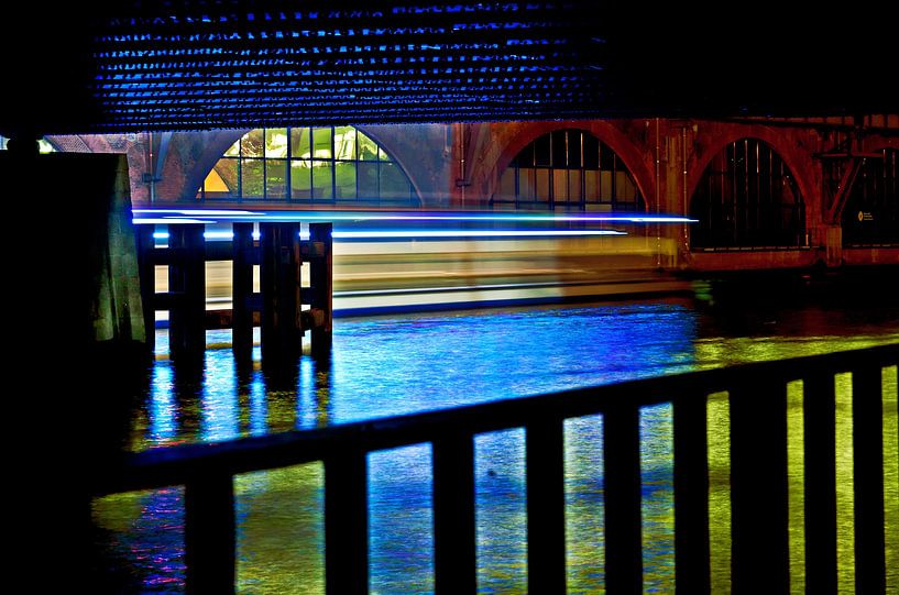 Flowing Night Lights on the Berlin Spree by Silva Wischeropp