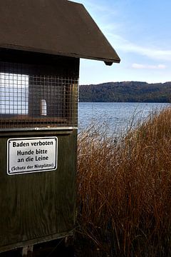 Hut aan de Laachsee in de stralende zon van Stefanie Orlati