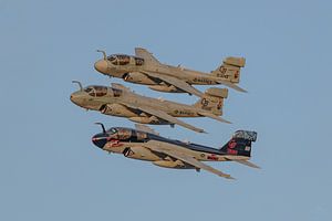 Formation von 3 Grumman EA-6B Prowlern während der Abschiedszeremonie auf der MCAS Cherry Point.