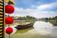 Über dem Fluss in Hoi An, Vietnam von Rietje Bulthuis Miniaturansicht