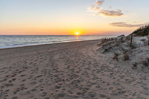 Zonsondergang op het strand, natuurgebied van Los Corrales de Rota, Costa de la Lutz, Córdoba, Andalusië, Spanje