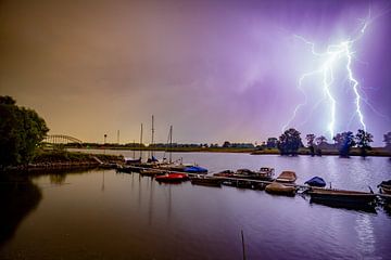Lightning visit to the Oosterbeek Rhine bank no.2 by Sébastiaan Stevens