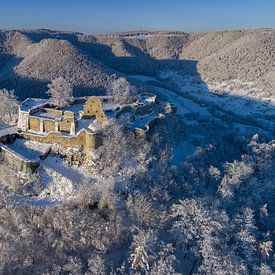 Verschneite Burgruine Hohenurach von Christoph Hermann