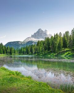Der Antorno See und die Drei Zinnen in den Dolomiten