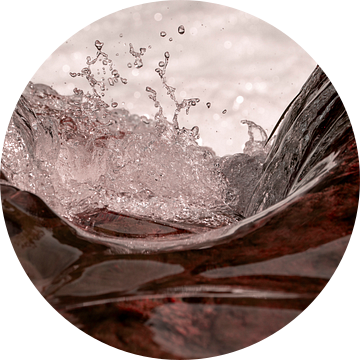 Rode stroom in het Water