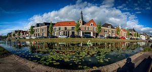 Oude gracht Weesp panorama waterlelies van Joris van Kesteren