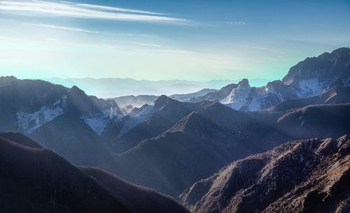 Apuaanse Alpen en marmergroeve. Carrara, Toscane