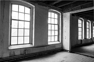 Intérieur d'un bâtiment scolaire abandonné