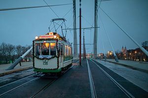 Historische Straßenbahn zur Einweihung der Kaiser-Otto-Brücke in Magdeburg
