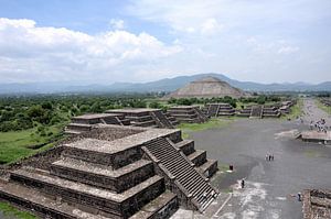 Vue Majestueuse sur Teotihuacan