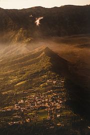 De Ontwakende Pracht van Mount Bromo (Java, Indonesië) van Annick Kalff