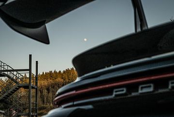 Porsche GT3 RS spolier and moon by Bas Fransen