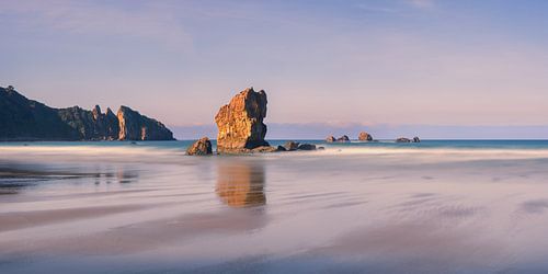 Panorama von Playa de Aguilar in Asturien, Spanien von Henk Meijer Photography