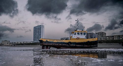 Zandvoort ship on the beach by Freddie de Roeck