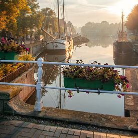 Dokkum während des Sonnenaufgangs von Maria-Maaike Dijkstra