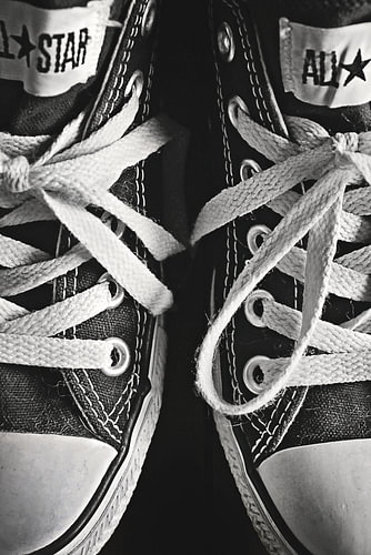 All Star Turnschuhe in schwarzweißer Nahaufnahme