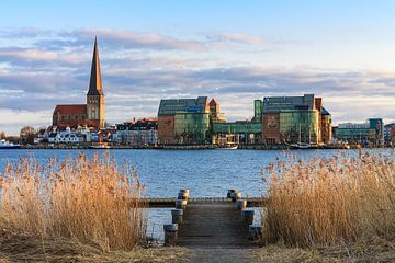 Blick über die Warnow auf Rostock von Rico Ködder