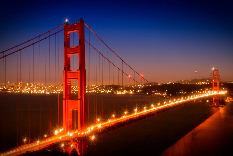 Golden Gate Bridge in de avond van Melanie Viola