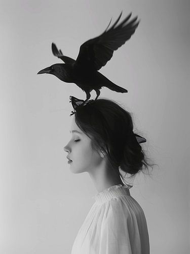 Zwarte vogel in haar hoofd