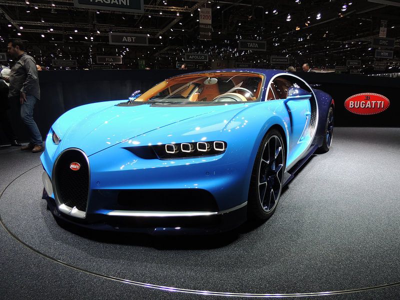 Bugatti Chiron in blau supercar von Atelier Liesjes