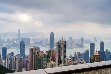 Vue de Hong Kong depuis le pic Victoria sur Lorena Cirstea