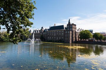 Binnenhof Den Haag by Brian Morgan