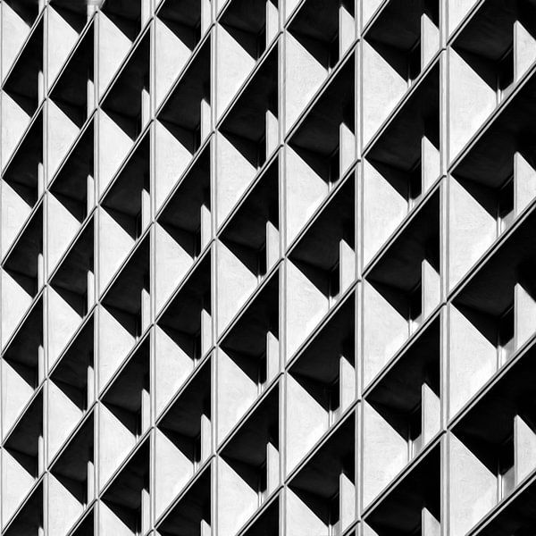Abstract geometric shapes by Maurice Dawson