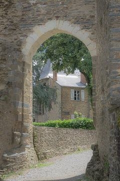 View through Chateaubriant by Danny Vandebosch