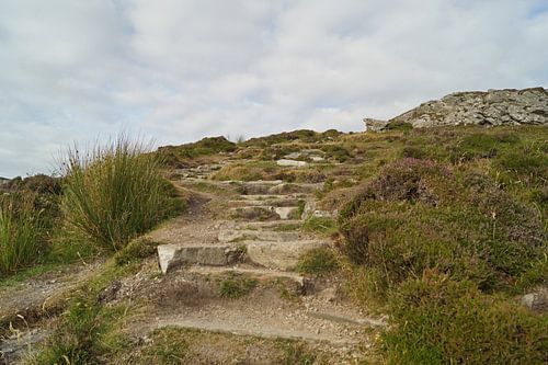 Pad bij de Slieve League kliffen in het westen van County Donegal, Ierland