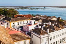 Historisches Zentrum und die Lagune in Faro an der Algarve von Werner Dieterich