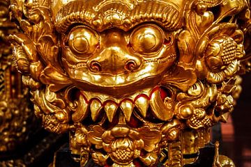 Standbeeld Goden Gezicht Hindoe Goud in Bali Indonesië van Dieter Walther